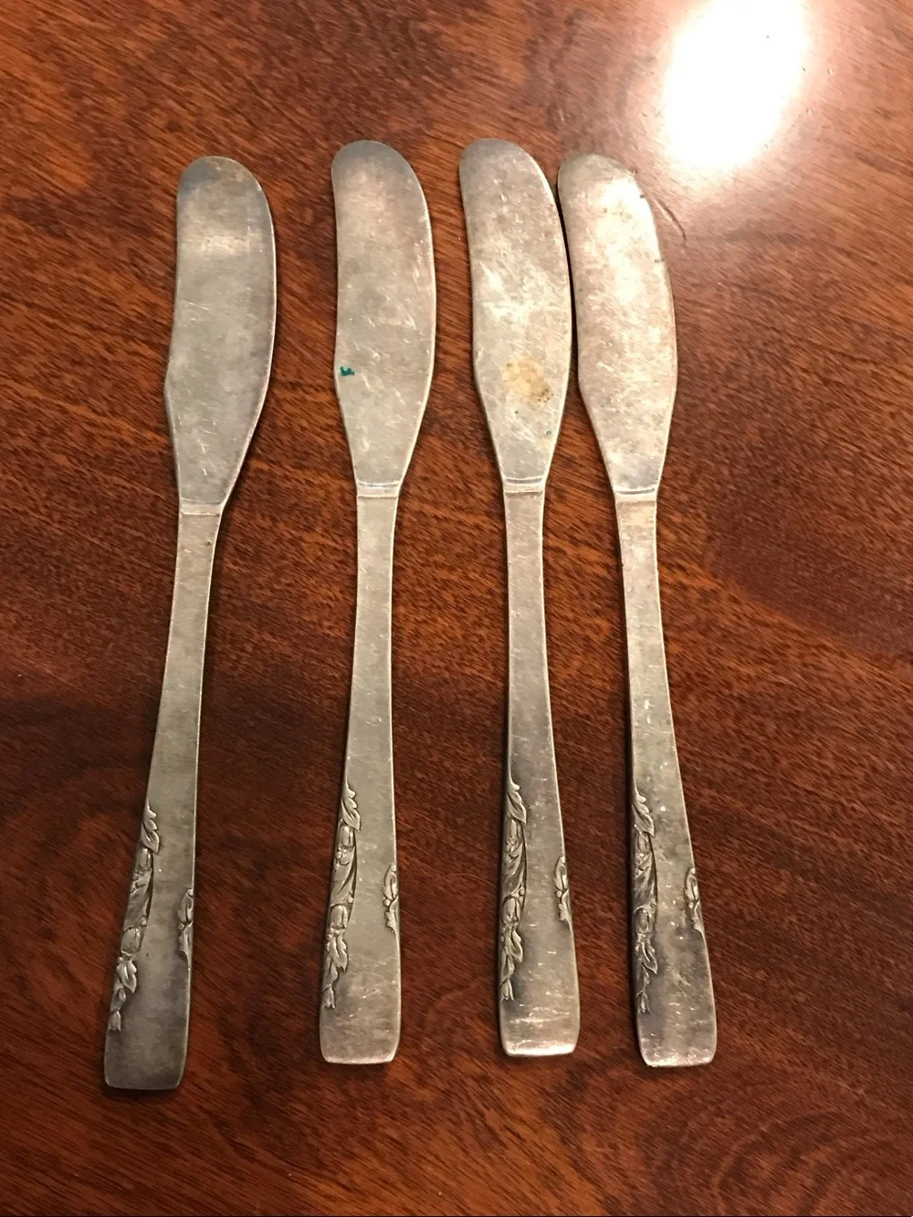 Vintage Silver-Tone Butter Spreader - Set of 4
